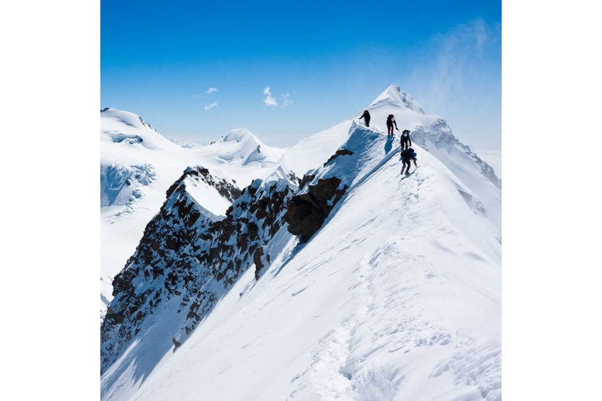 Comparison of mountaineering shoes — expert guide AlpinStore