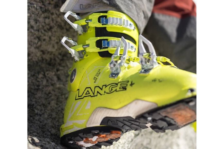 Adjusting your foot support and the suppleness and flex of your Lange ski boots?