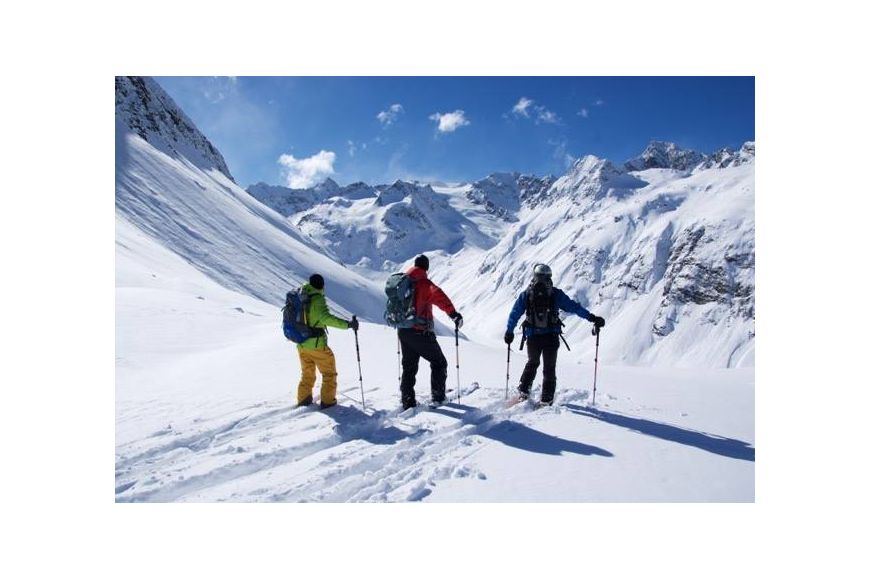Avalanche safety accessories: DVA, backup, inclinometer — ALPINSTORE