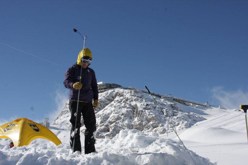 Comparatif des sondes pour la sécurité avalanche