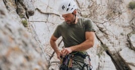How to choose a climbing harness?
